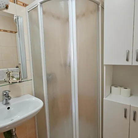 Pod Grebenom Gostilna 3*