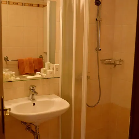 Kro Pod Grebenom Podčetrtek