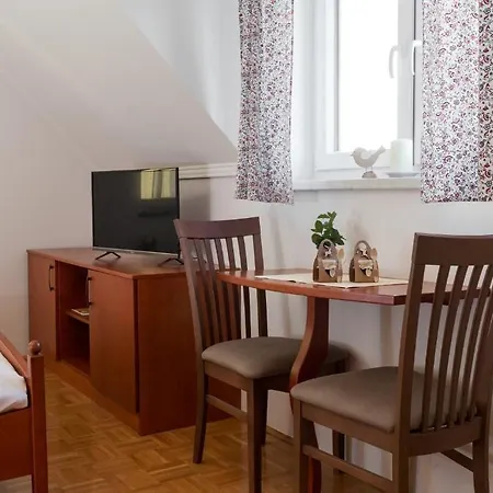 Pod Grebenom Gostilna 3*